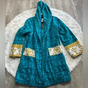 Authentic Versace bath robe. No box or dust bag..Scan tag for authenticity.